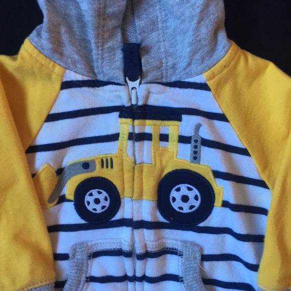 💥SOLD💥 🚜2 Outfits & 100% Cotton Zip-Up Hoodie🚜 - Picture 6 of 7